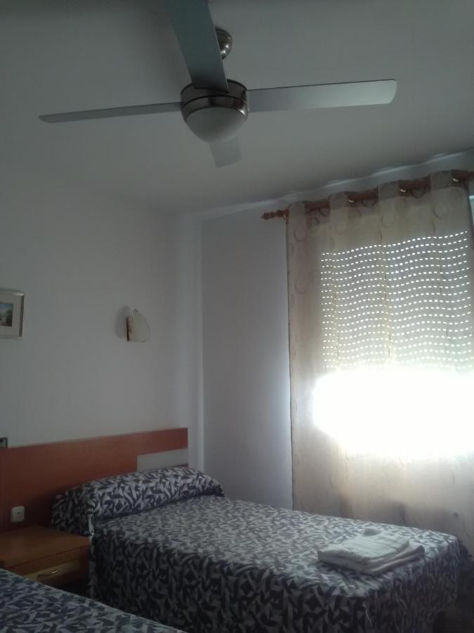 Hostal Restaurante El Cazador Nuévalos Kültér fotó