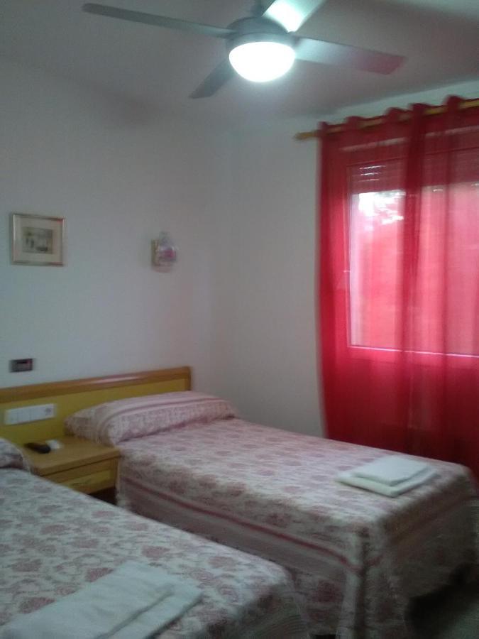 Hostal Restaurante El Cazador Nuévalos Kültér fotó