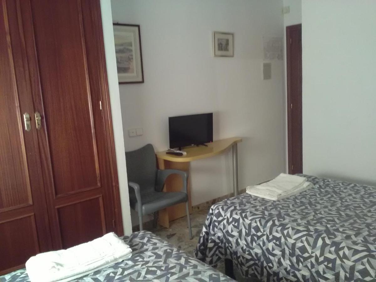 Hostal Restaurante El Cazador Nuévalos Kültér fotó